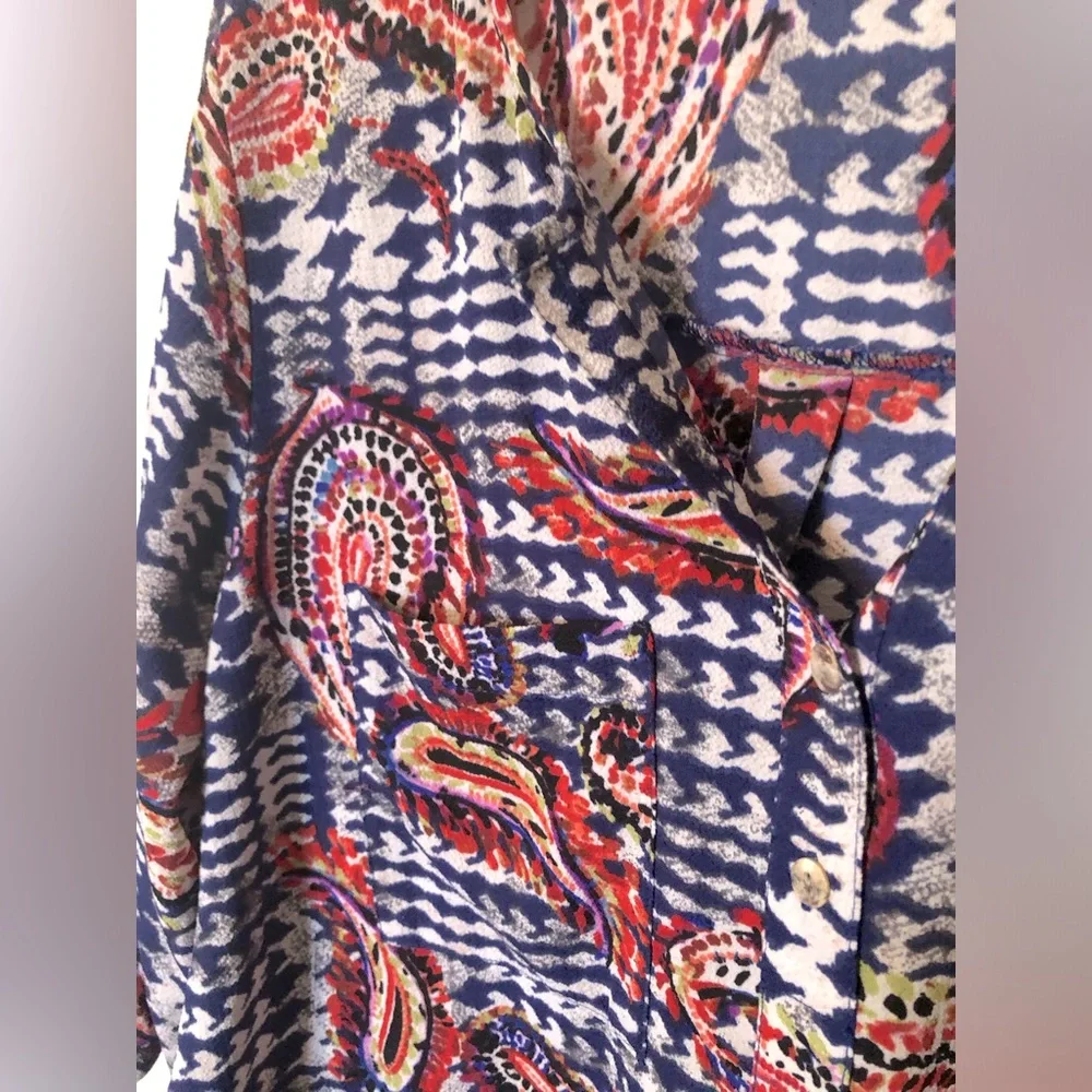 Vibrant Blue and Red Paisley Tunic with 3/4 Sleeves Lightweight & Flowy - Picture 3 of 10